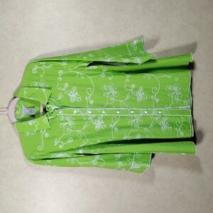 02522 Multiples "Going Green" w/white butterfly embroidery blouse S NWT